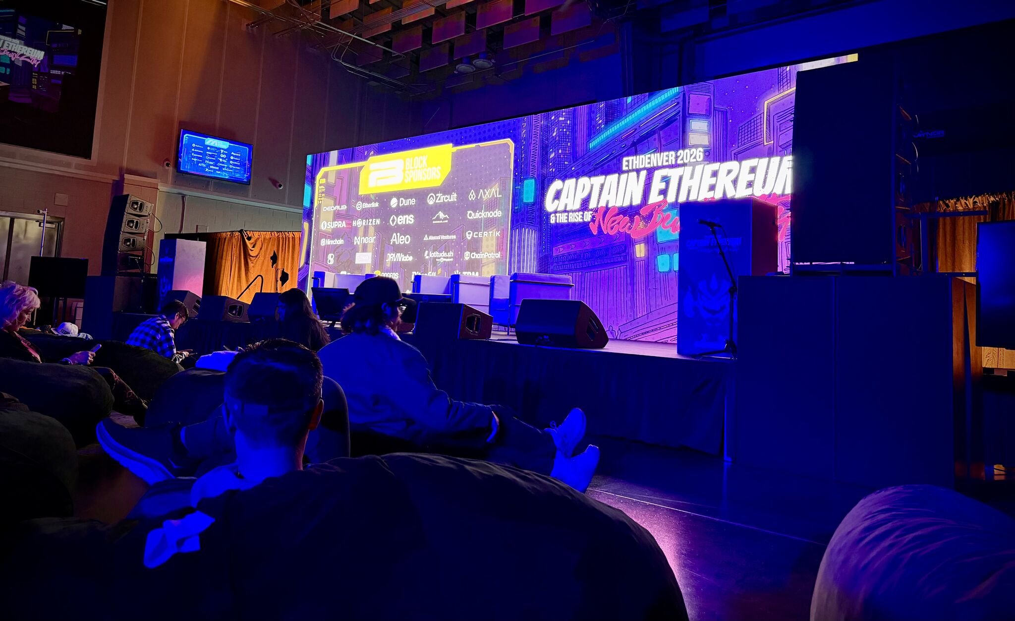 The ETHDenver FUTURLLAMA stage and audience.